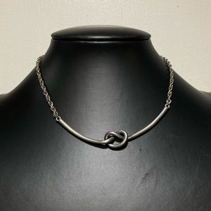🍀 2 for $20 Vintage Gray Silver Tone Choker Necklace with a Knot Design